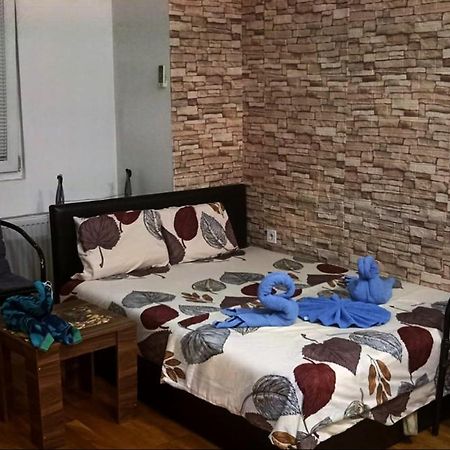 Wonderful Studio Apartment In Skopje Center ภายนอก รูปภาพ